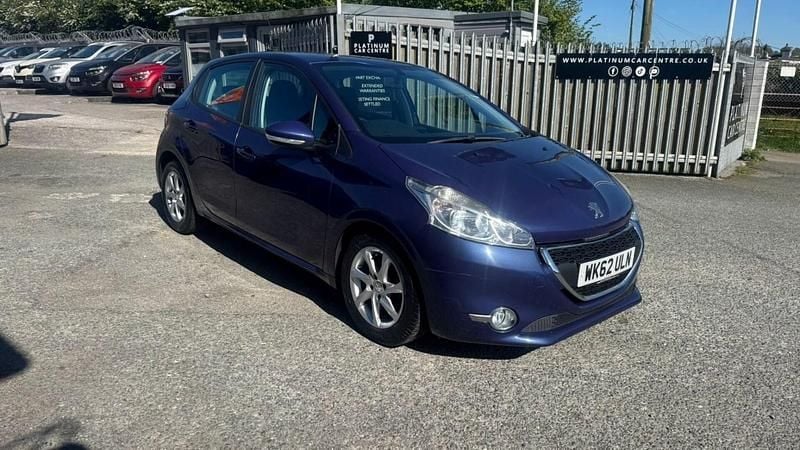 Second-hand Peugeot 208 Active 2012 Albastru Hatchback