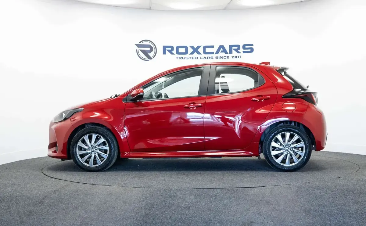 Used Toyota Yaris 116 HP (85 kW) 2023 Red Hatchback