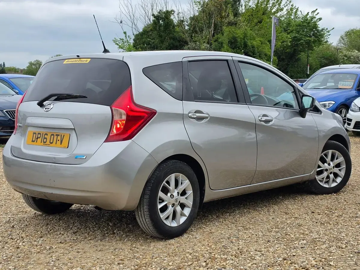 Used Nissan Note Acenta Premium 90 HP (66 kW) 2016 Silver Hatchback