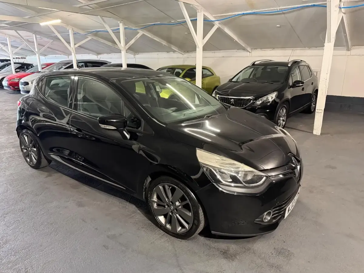 Used Renault Clio Dynamique 90 HP (66 kW) 2013 Black Hatchback