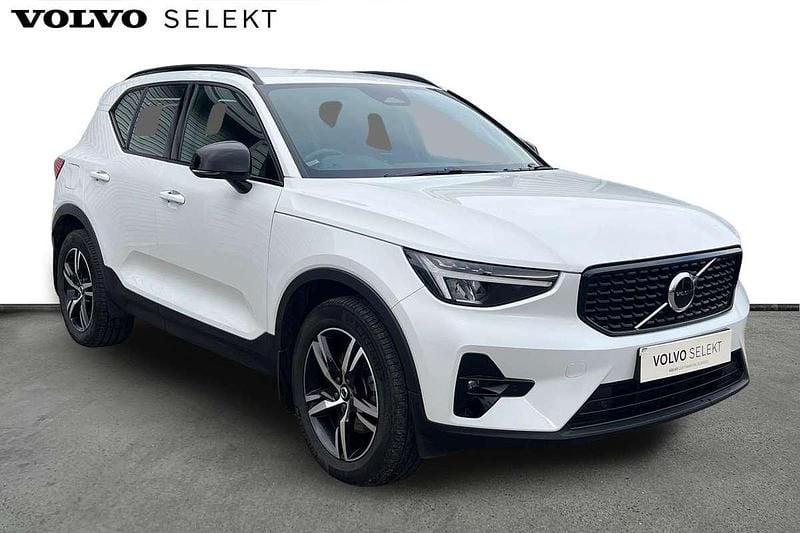 White Used 2022 Volvo XC40 Plus SUV | £28,000 (Fair price) - Image 1/3