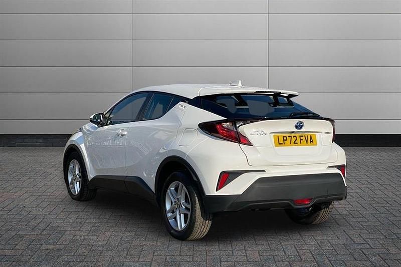 Used Toyota C-HR 122 HP (89 kW) 2023 White SUV