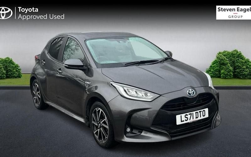 Used 2025 Toyota Yaris Hybrid Design Hatchback | £16,918 (Super price) - Image 1/3