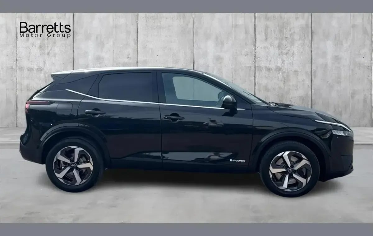 Used Nissan Qashqai N-Connecta 187 HP (137 kW) 2023 Black SUV