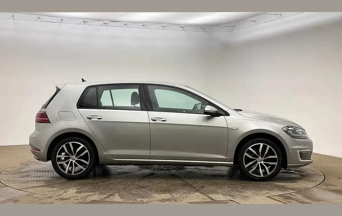 Used VW e-Golf 97 kW (132 HP) 2019 Silver Hatchback