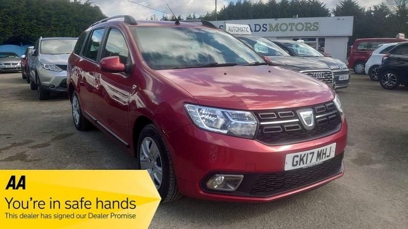 Used Dacia Logan MCV Lauréate 90 HP (66 kW) 2017 Red Estate