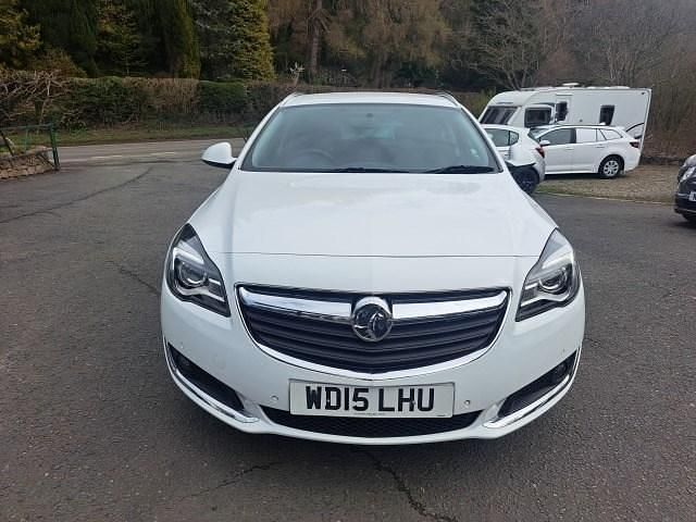 Used Vauxhall Insignia SRi 140 HP (102 kW) 2015 White Estate