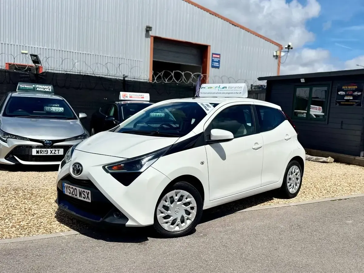Used Toyota Aygo X-play 2020 White Hatchback