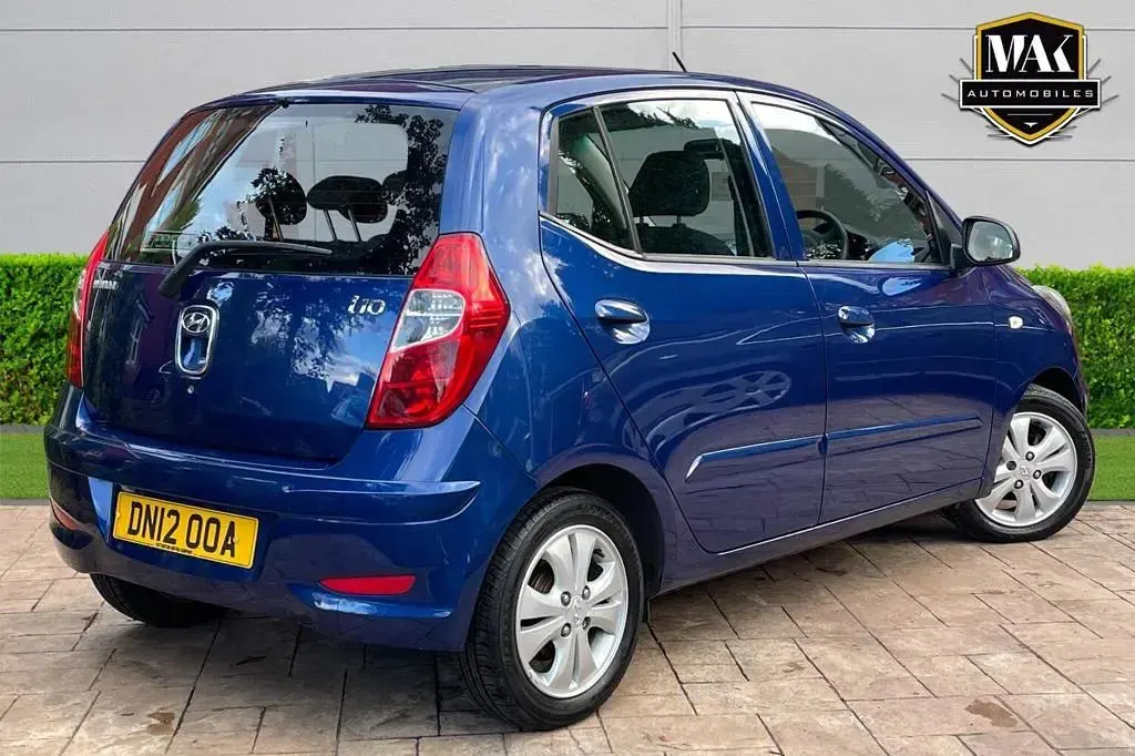 Used Hyundai i10 Active 86 HP (63 kW) 2012 Blue Hatchback