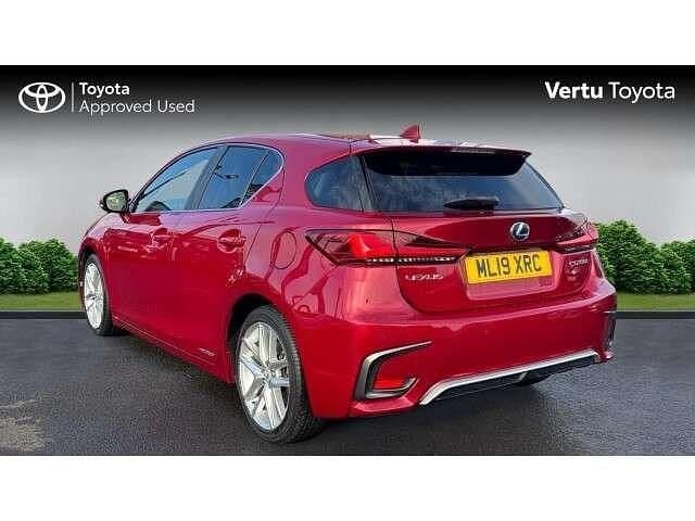 Used Lexus CT200h 136 HP (100 kW) 2019 Red Hatchback