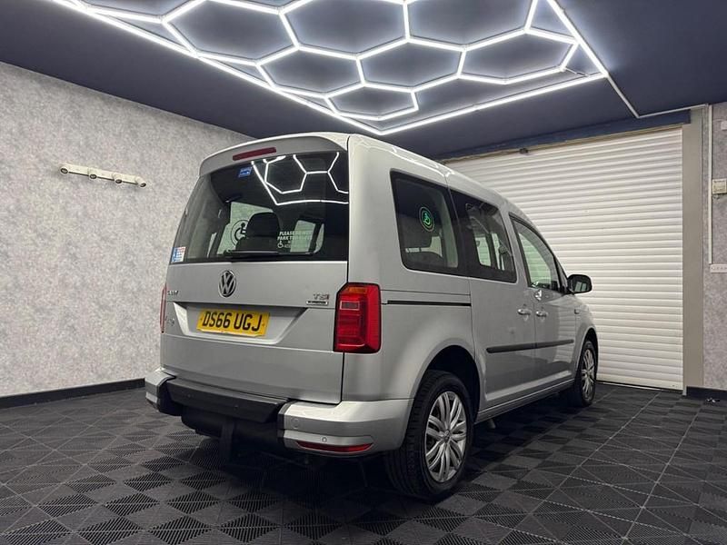 Usado VW Caddy S 123 HP (90 kW) 2016 Prateado Monovolume
