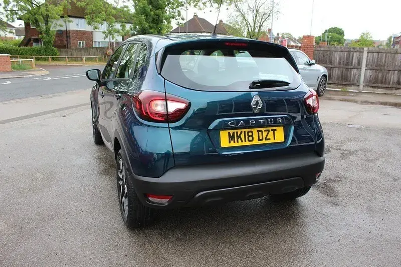Used Renault Captur Dynamique 90 HP (66 kW) 2018 Blue SUV