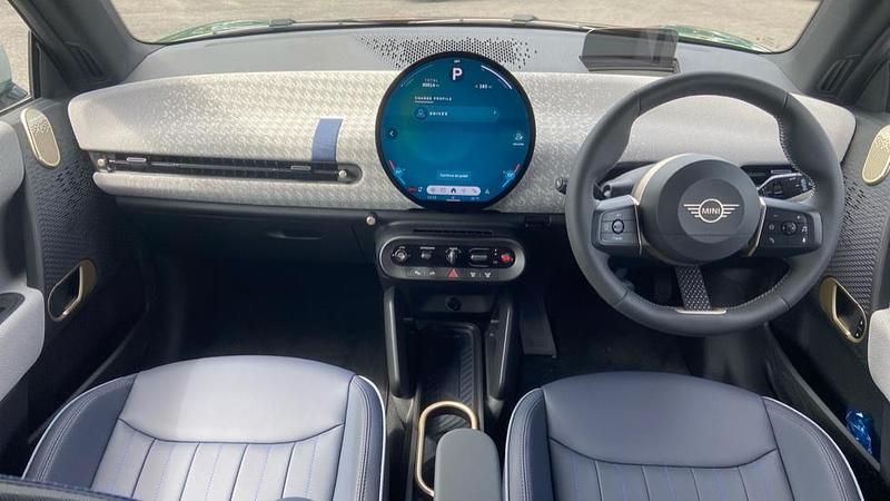 Used Mini Cooper Hatch 133 kW (181 HP) 2025 Green Hatchback