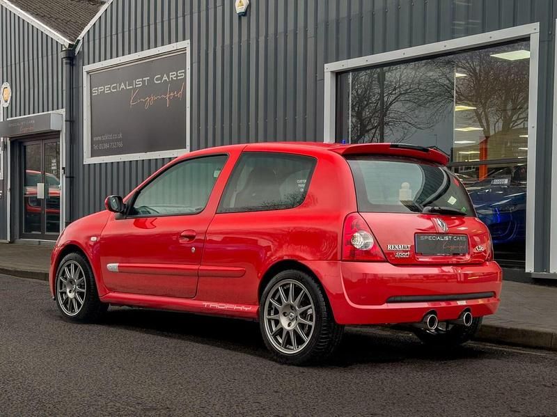 Używany Renault Clio II Trophy 2005 Czerwony Hatchback