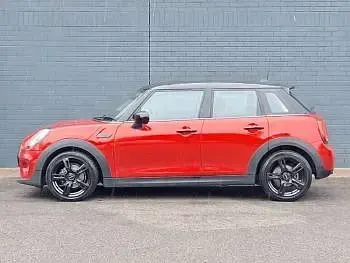 Used Mini ONE Comfort 102 HP (75 kW) 2020 Red Hatchback