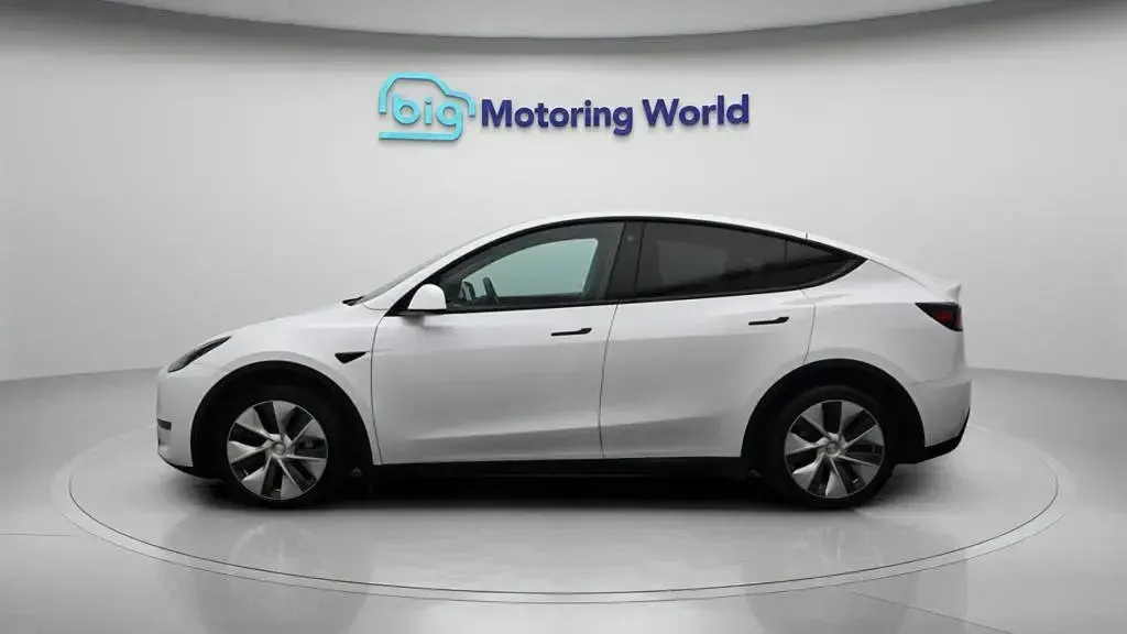 Used Tesla Model Y Long Range AWD 378 kW (514 HP) 2022 White SUV