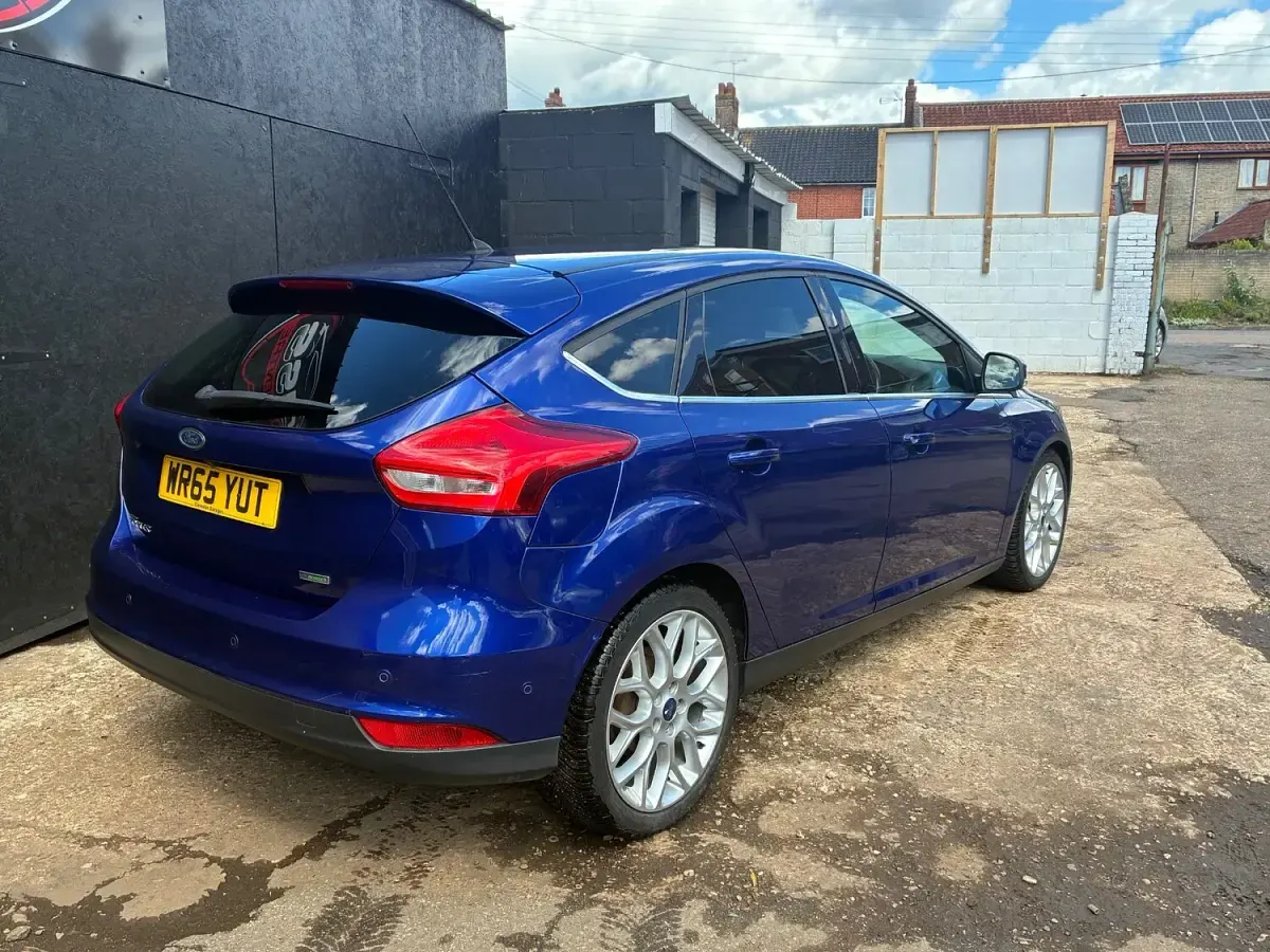 Used Ford Focus Titanium X 125 HP (91 kW) 2015 Blue Hatchback