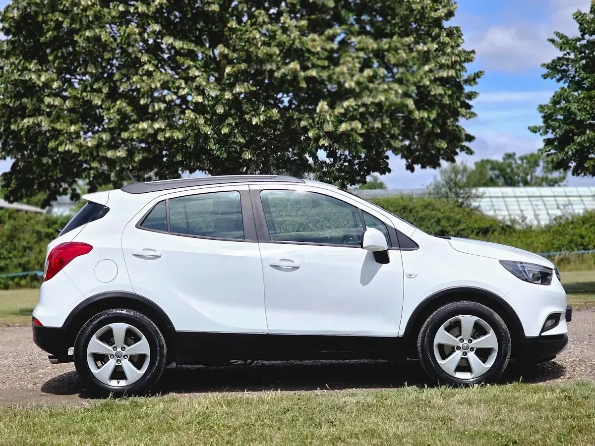 Used Vauxhall Mokka X Design Edition 140 HP (102 kW) 2019 White SUV
