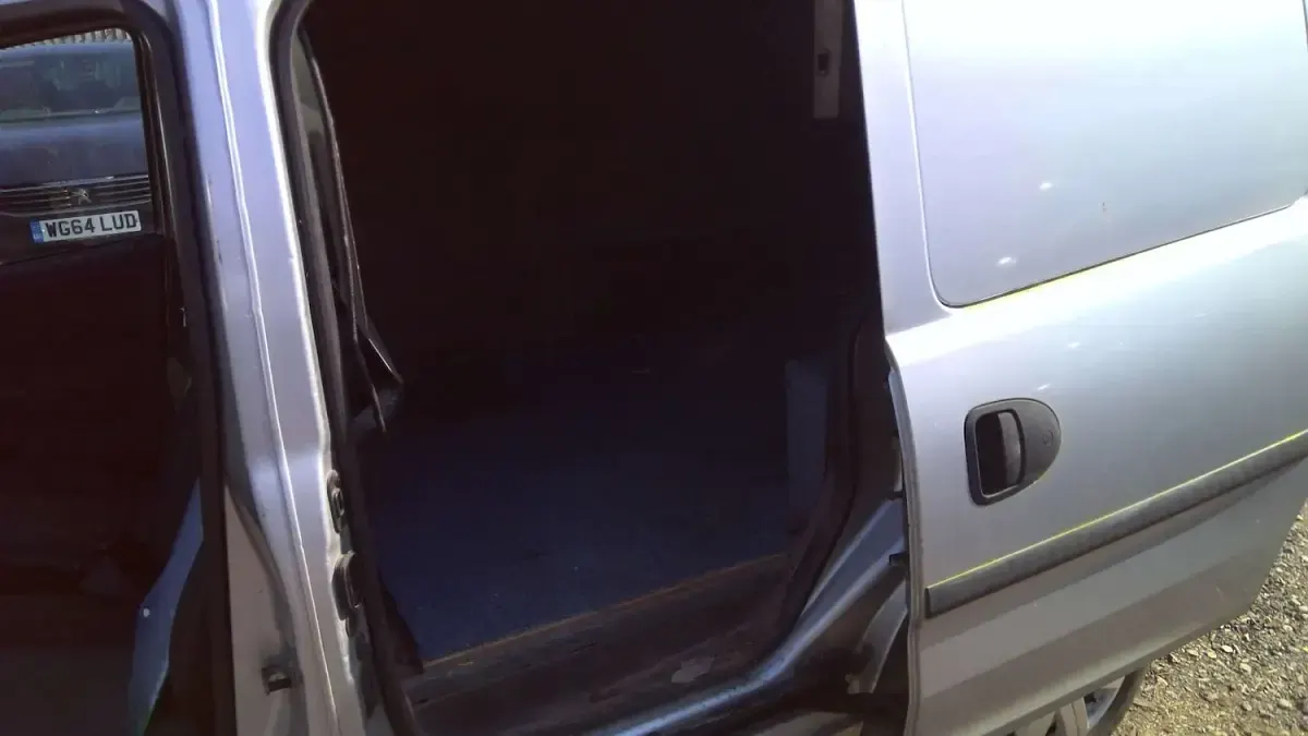 Used Vauxhall Combo 75 HP (55 kW) 2009 Silver MPV
