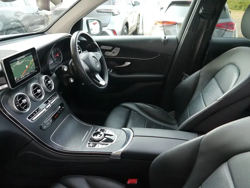 Used Mercedes GLC220 Premium 2018 White SUV