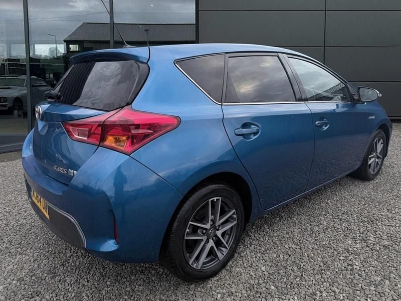 Used Toyota Auris Hybrid 2014 Blue Hatchback