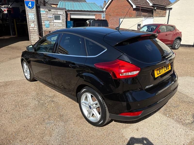 Used Ford Focus Titanium 125 HP (91 kW) 2017 Black Hatchback