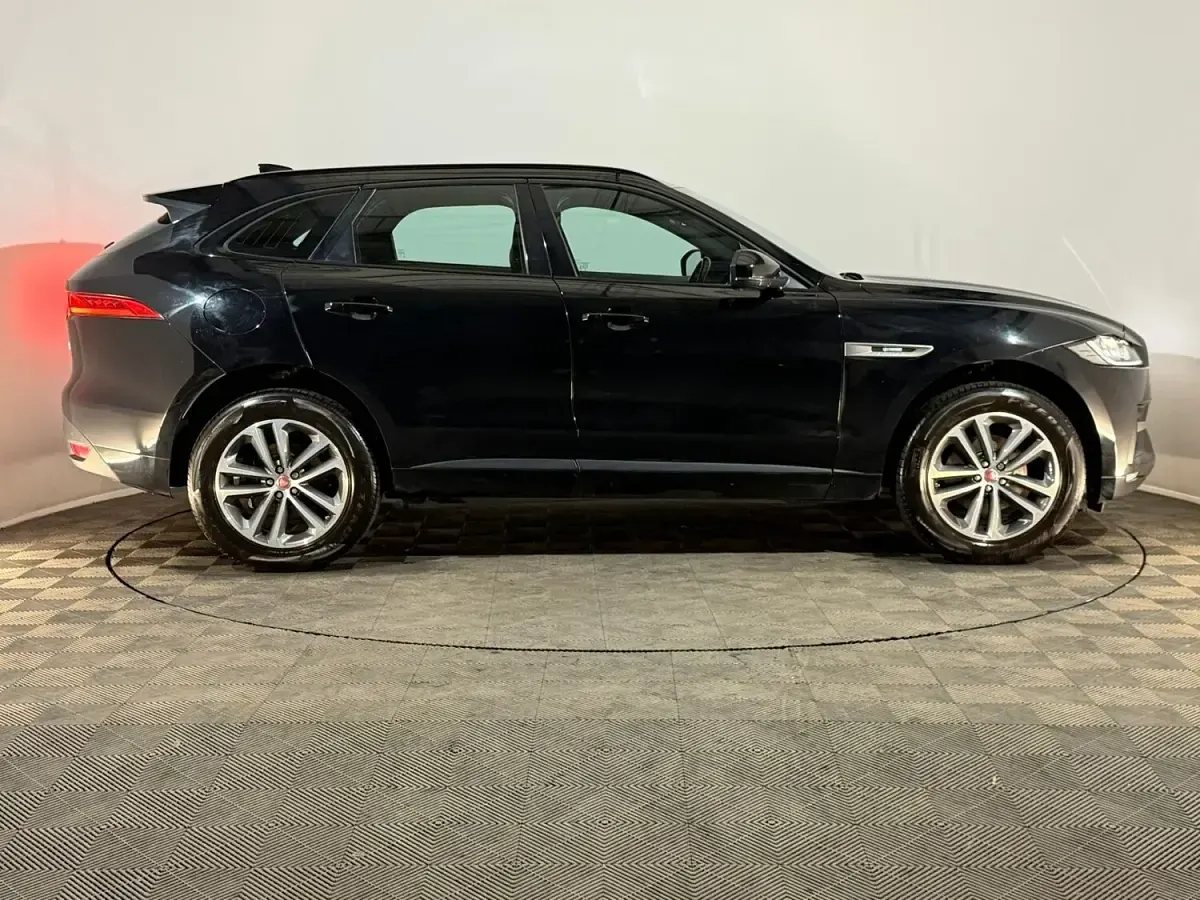 Used Jaguar F-Pace R-Sport 180 HP (132 kW) 2018 Black SUV