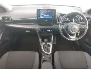 Used Toyota Yaris Hybrid Design 116 HP (85 kW) 2022 White Hatchback