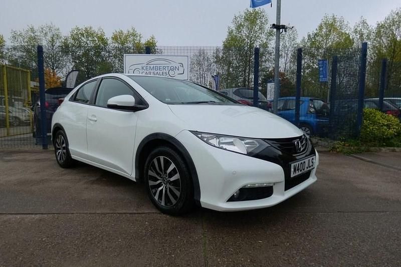 White Used 2014 Honda Civic SE Plus Hatchback | £5,995 (Fair price) - Image 1/4