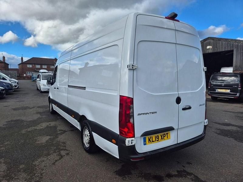 Used Mercedes Sprinter 143 HP (105 kW) 2019 White Van