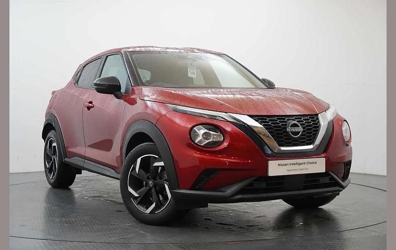 Used Nissan Juke N-Connecta 112 HP (82 kW) 2023 Red SUV