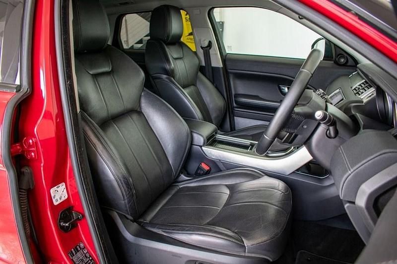 Used Land Rover Range Rover evoque SE 180 HP (132 kW) 2015 Red Estate