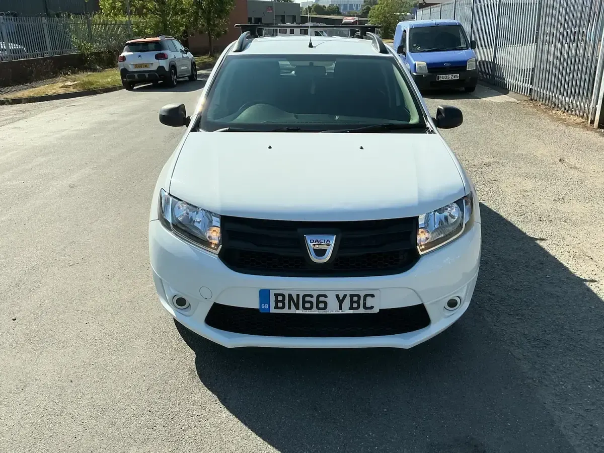 Used Dacia Logan MCV Ambiance 90 HP (66 kW) 2016 White Estate
