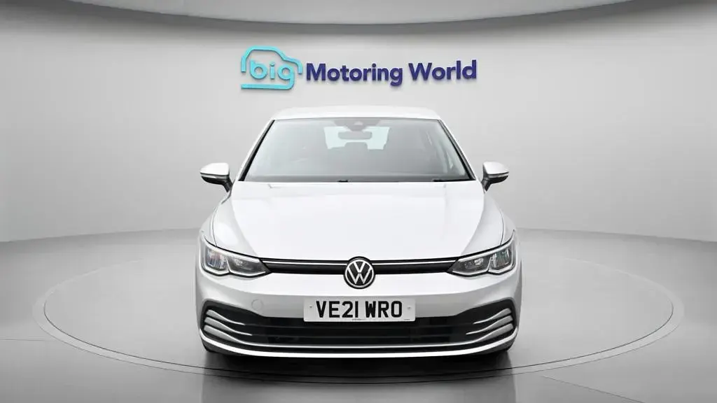 Used VW Golf VII Life 130 HP (95 kW) 2021 Silver Hatchback