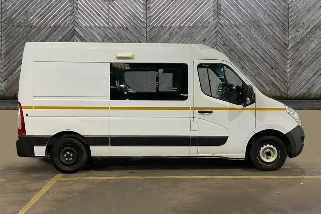 Second-hand Vauxhall Movano 130 CP (95 kW) 2019 Alb Monovolum