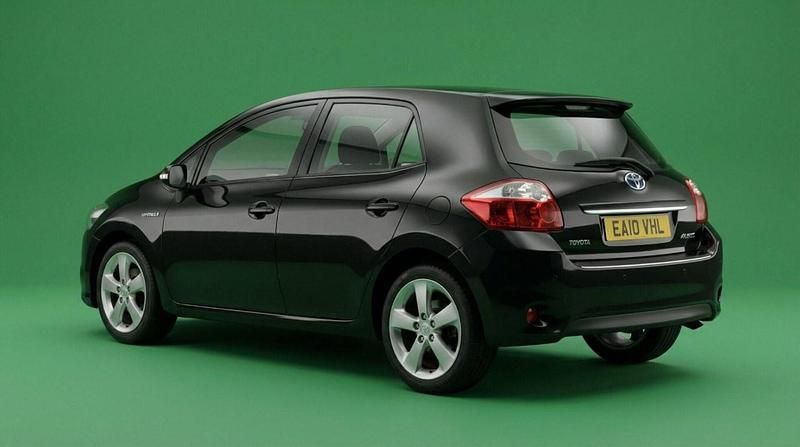 Used Toyota Auris Hybrid 136 HP (100 kW) 2010 Black Hatchback