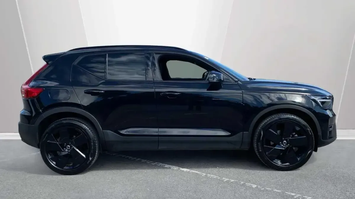 Used Volvo XC40 Ultra 163 HP (119 kW) 2025 Black SUV