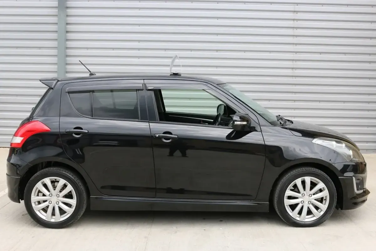 Used Suzuki Swift 2024 Black Hatchback