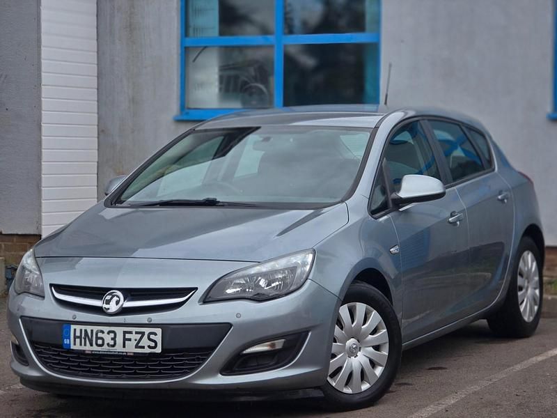 Gebraucht Vauxhall Astra 2013 Silber Kleinwagen