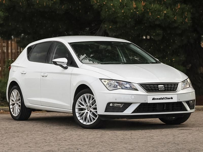 Used Seat Leon SE Dynamic 130 HP (95 kW) 2020 White Hatchback