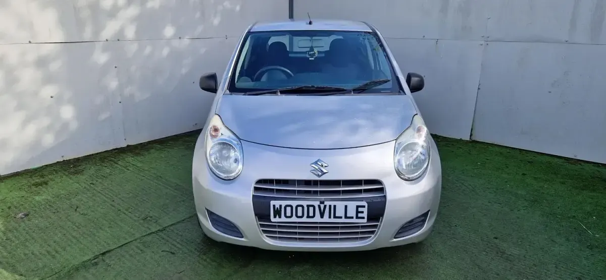 Usado Suzuki Alto 68 CV (50 kW) 2014 Plateado Utilitario
