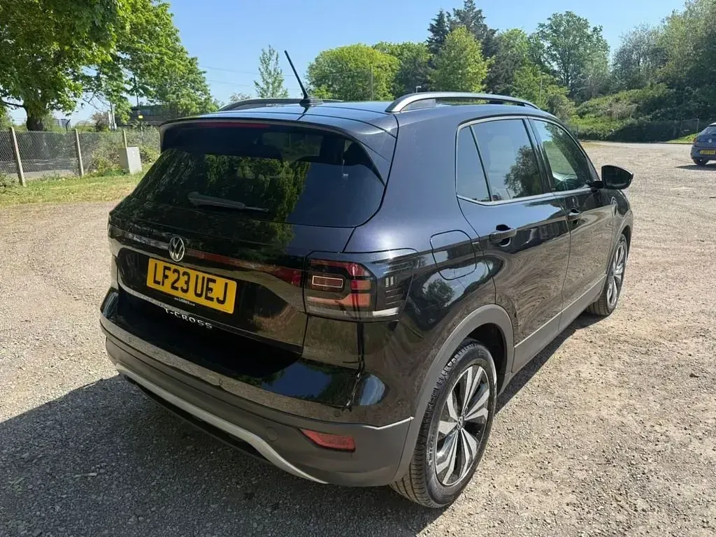 Usado VW T-Cross Black Edition 110 HP (80 kW) 2023 Preto SUV
