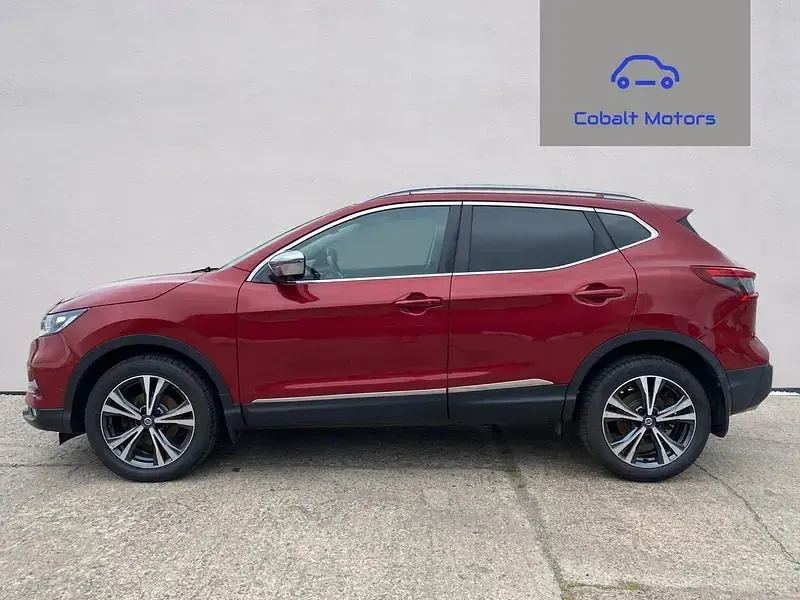 Used Nissan Qashqai N-Connecta 115 HP (84 kW) 2019 Red SUV