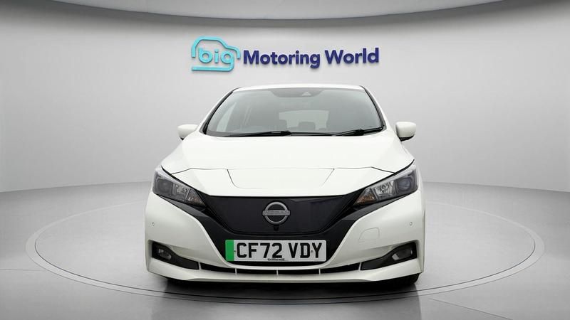 Used Nissan Leaf N-Connecta 110 kW (150 HP) 2023 White Hatchback