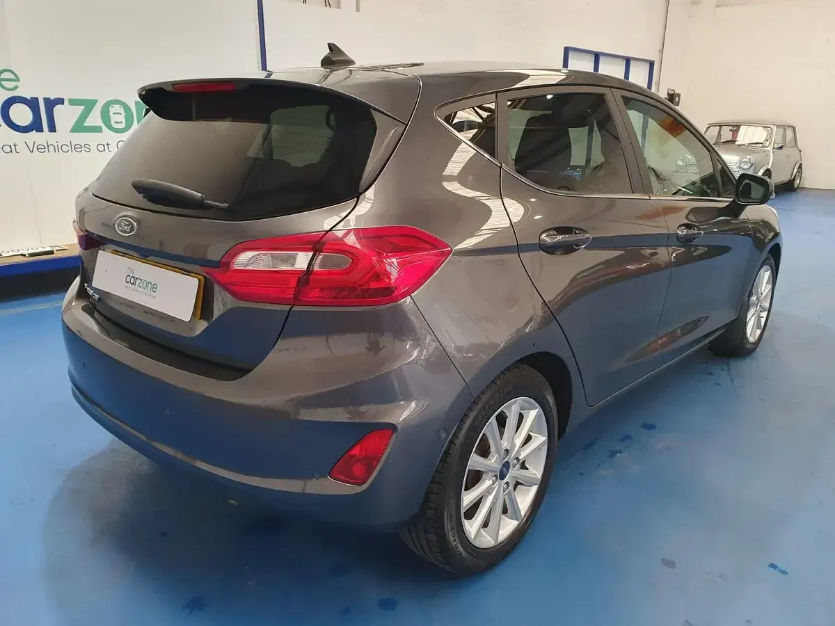 Used Ford Fiesta Titanium 100 HP (73 kW) 2019 Grey Hatchback