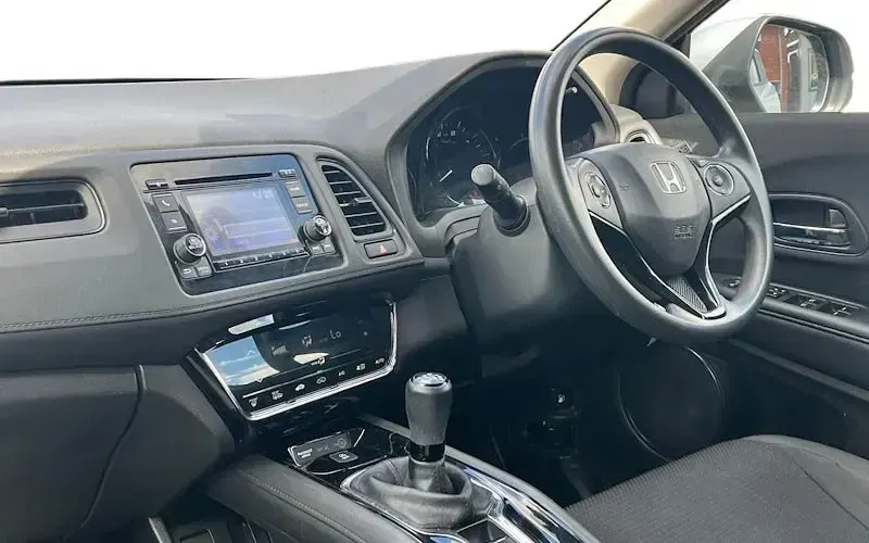 Second-hand Honda HR-V Hybrid 131 CP (96 kW) 2021 SUV