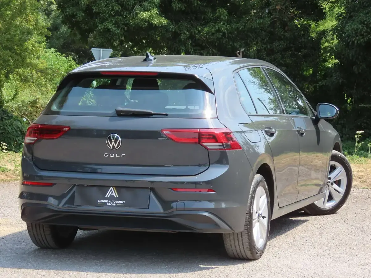 Used VW Golf VIII Life 130 HP (95 kW) 2023 Grey Hatchback