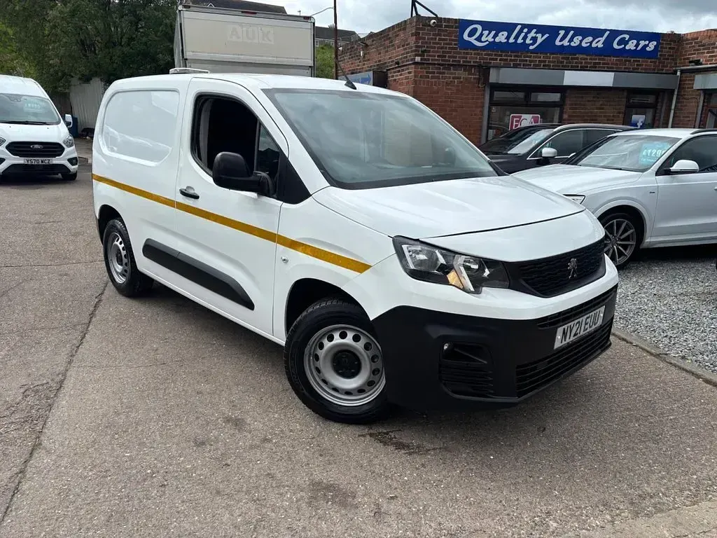 Used Peugeot Partner S 131 HP (96 kW) 2021 White MPV