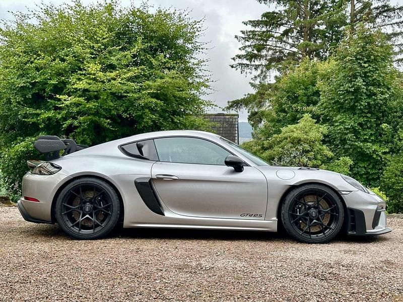 Used Porsche Cayman GT4 500 HP (367 kW) 2023 Silver Coupe