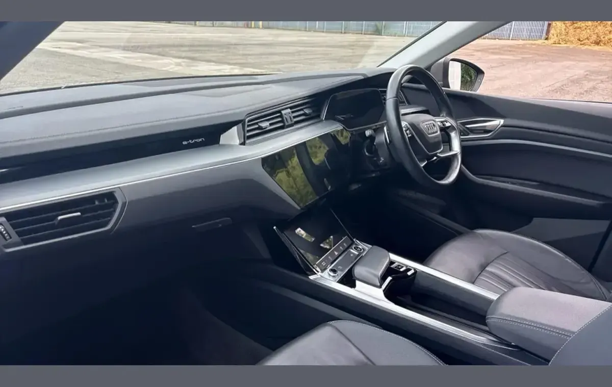 Used Audi Q8 e-tron Sport 250 kW (340 HP) 2023 Chronos grey SUV
